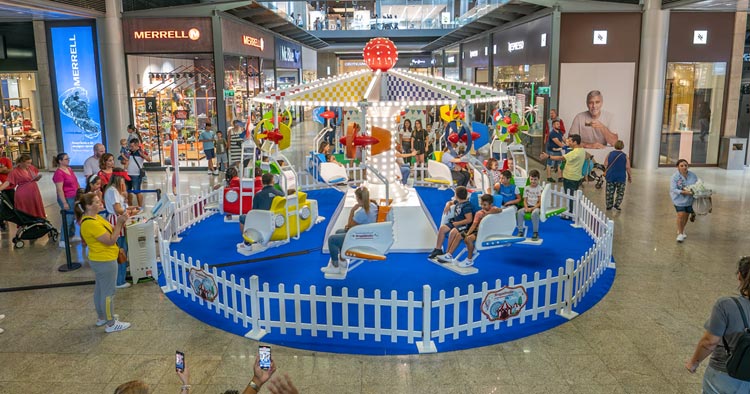 Em Braga há uma mini feira popular para as crianças