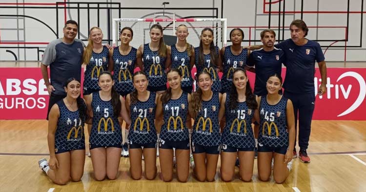 Voleibol do SC Braga conquista Taça AVB