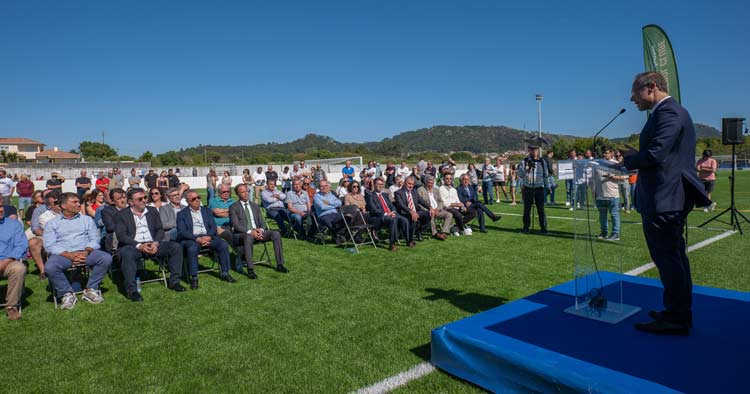 Esposende inaugura relvado sintético no Campo António Correia de Oliveira em Antas