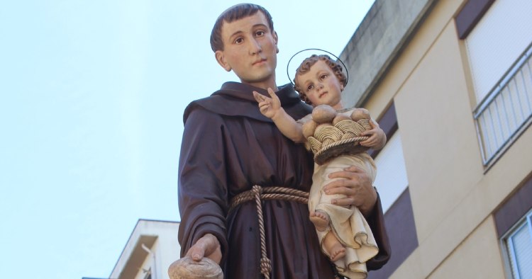 Famalicão recebe majestosa procissão em honra de Santo António