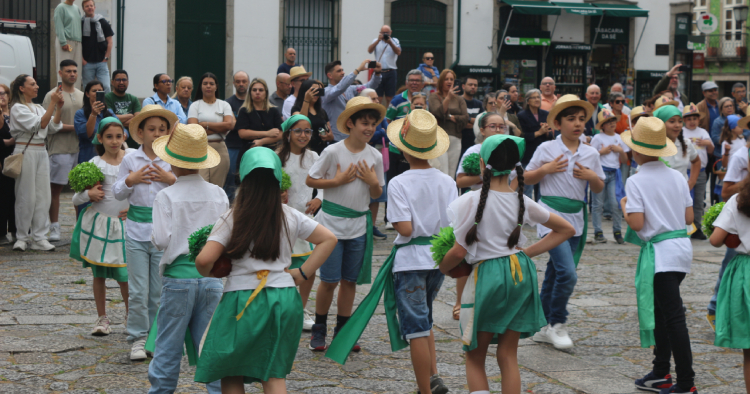 Crianças de Braga abrilhantaram Dia de Santo António com Marchas Populares