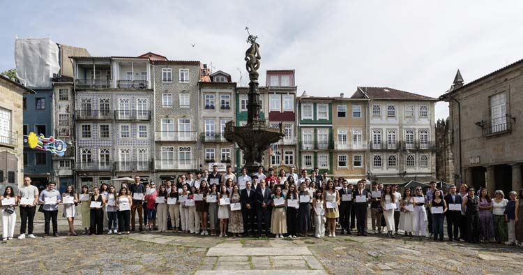 UMinho entregou bolsas de excelência e mérito a 200 estudantes