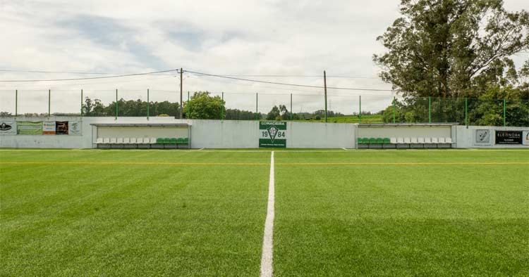 Barcelos: Parque Desportivo de Macieira de Rates com novo relvado sintético