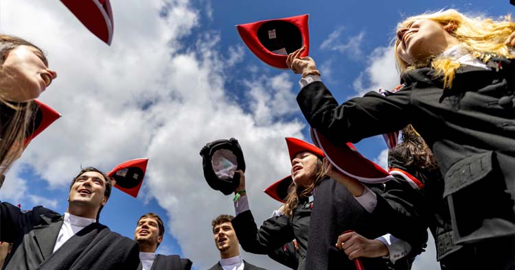 UMinho celebra graduação de 300 estudantes da EEG no Mosteiro de Tibães