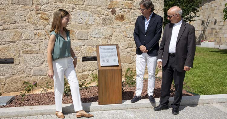 Barcelos inaugura novo parque de estacionamento e jardim em Chavão