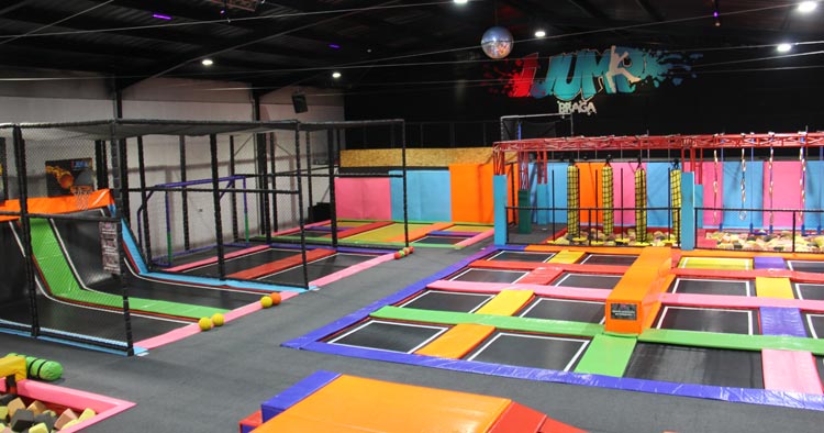 Bowling House reabriu em Braga com pista interativa única em Portugal
