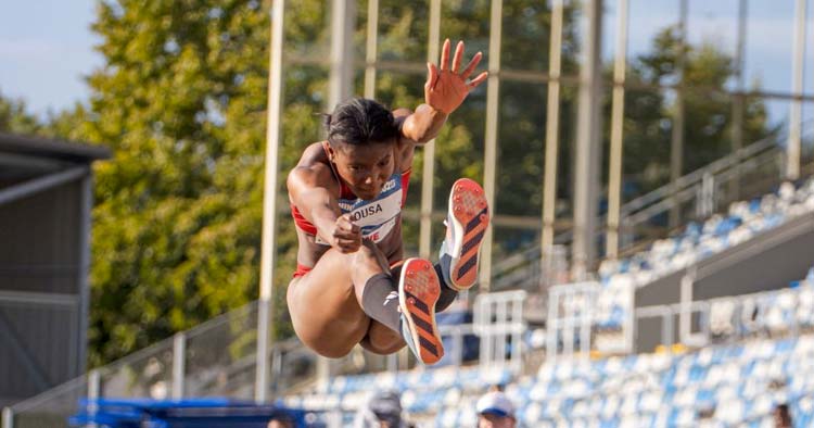 Agate de Sousa salta para o ouro nos Jogos Mundiais Universitários