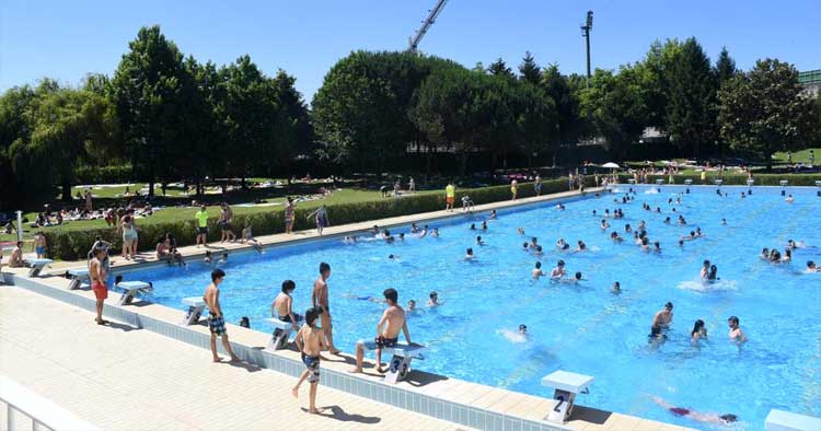 Famalicão celebra Dia Internacional da Juventude com entrada gratuita nas piscinas