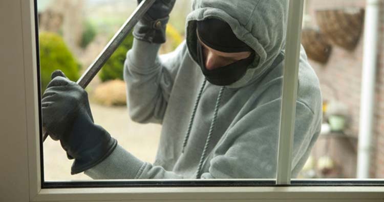 Homem arromba loja em Braga para furtar artigos de 550 euros