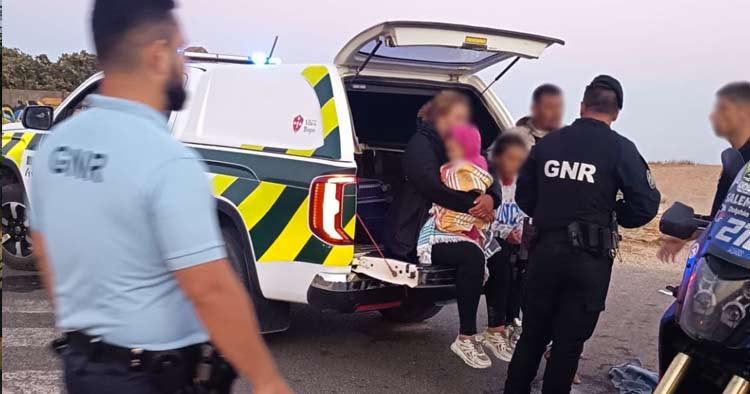 GNR resgata 38 migrantes a bordo de embarcação no Algarve