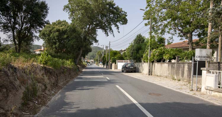 Barcelos finaliza obras na Estrada Municipal 544-1 em Creixomil