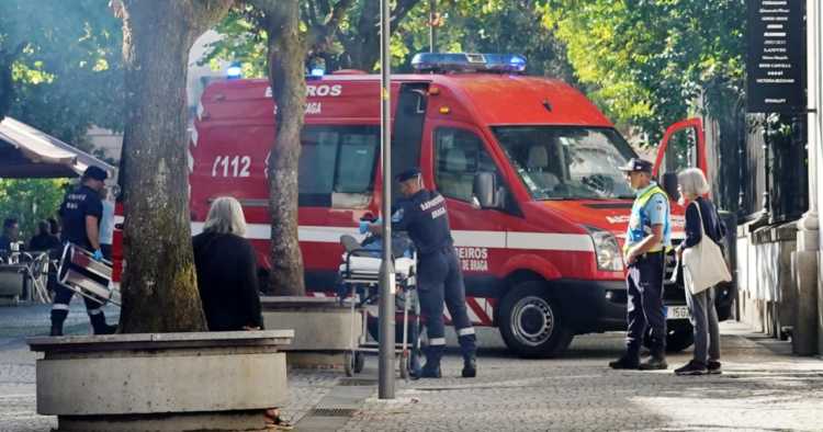 Turista cai na via pública no centro da cidade de Braga