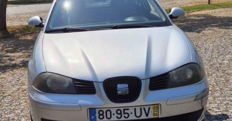 Furtam carro em Braga. Proprietário faz apelo