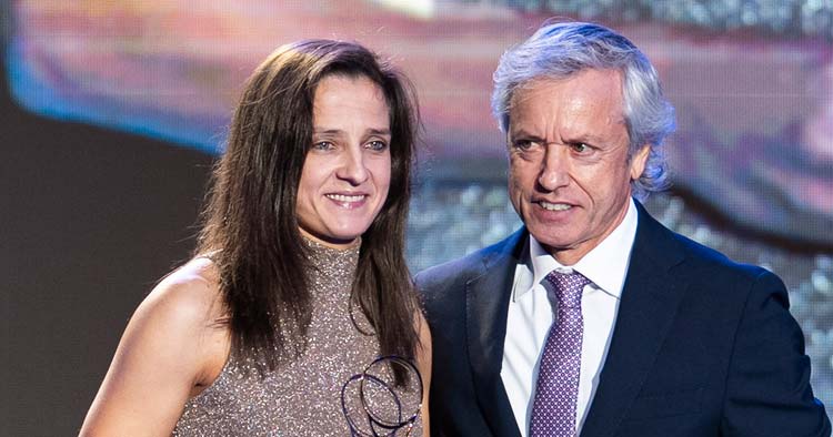 Jogadora Ana Azevedo recebe Prémio de Excelência em Famalicão