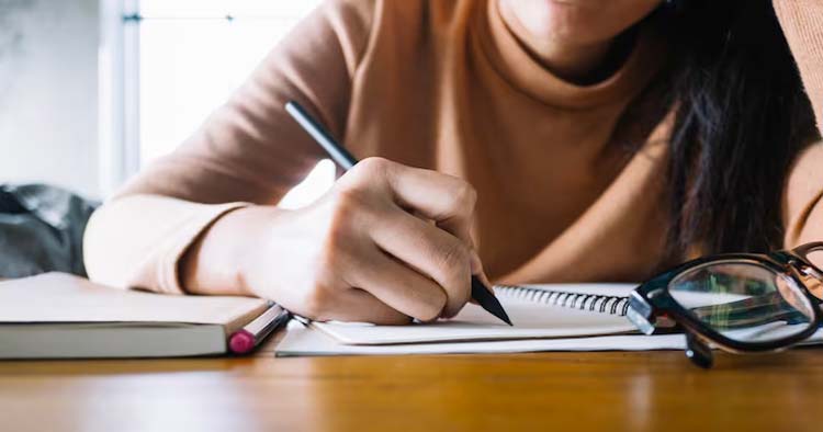 Famalicão abre inscrições para adultos que pretendem concluir o 9.º ou 12.º ano