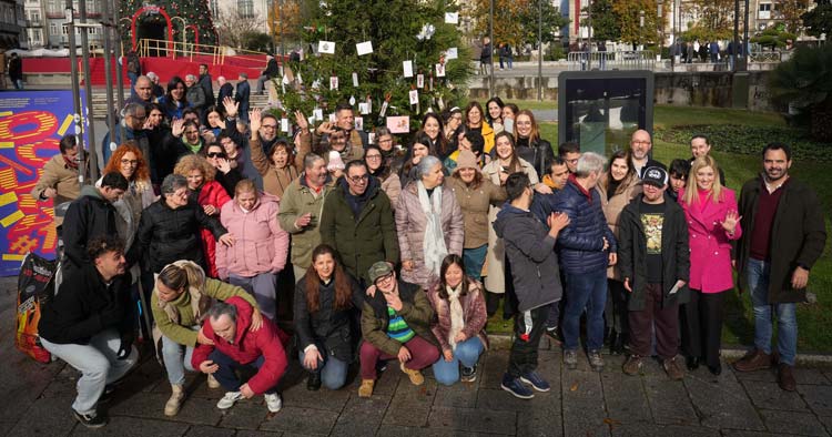Braga instala árvore com desejos de criança e jovens institucionalizados