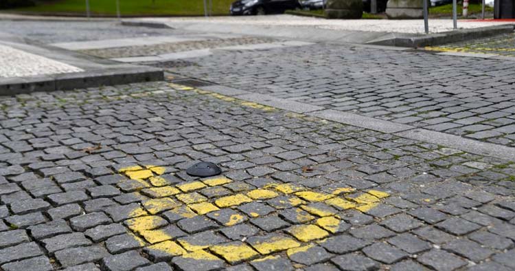 Famalicão instala novos sensores de estacionamento para mobilidade condicionada