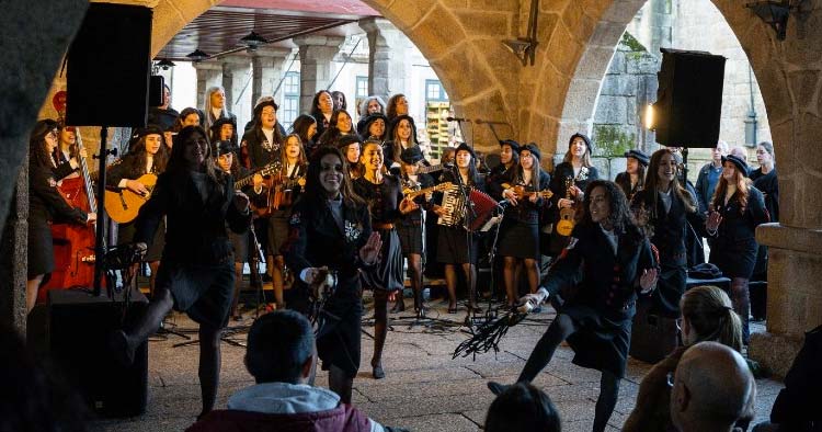 Tuna Feminina de Engenharia da UMinho lança primeiro CD em Guimarães
