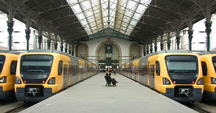 CP reforça oferta de comboios urbanos na passagem de ano