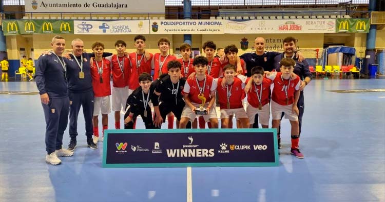 Sub-15 do SC Braga vencem Taça de Prata do Torneio Junior Futsal Cup