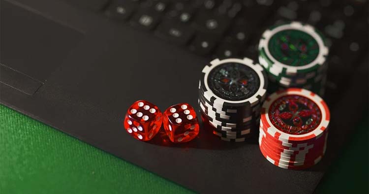 Casinos online vs. tradicionais: qual é a melhor opção para jogar em 2026?