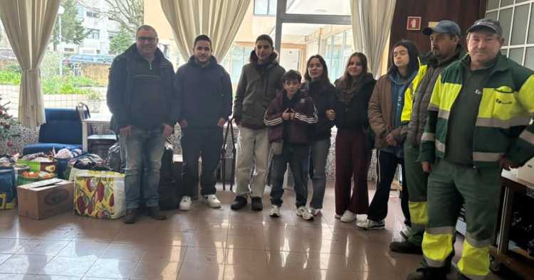 Terras de Bouro: Jovens de Gondoriz entregaram roupas e brinquedos a várias instituições