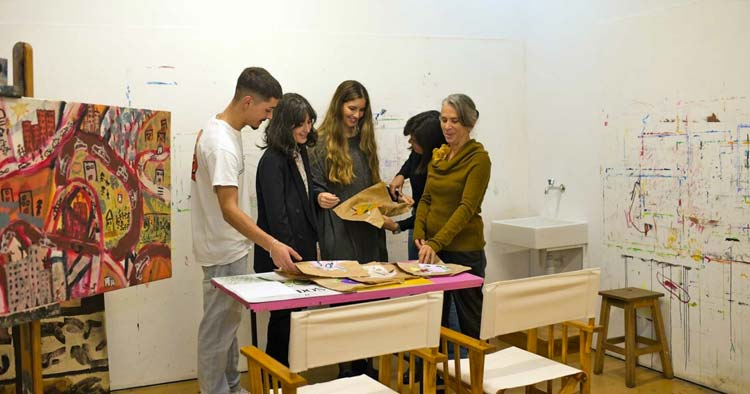 Braga: Arte Total organiza workshop de criação de máscaras, personagens e histórias em movimento