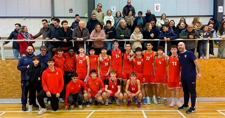 Equipa Sub-16 de basquetebol do SC Braga na fase final do Campeonato Nacional