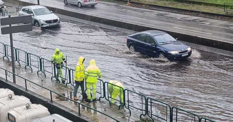 Constrangimentos em Avenida de Braga devido às águas na via de circulação