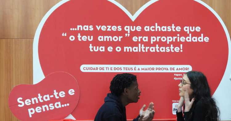 Braga assinala Dia dos Namorados contra a violência no namoro