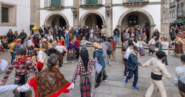 Desfile de Carnaval “Fantasia Ambiente” de Esposende juntou mil figurantes