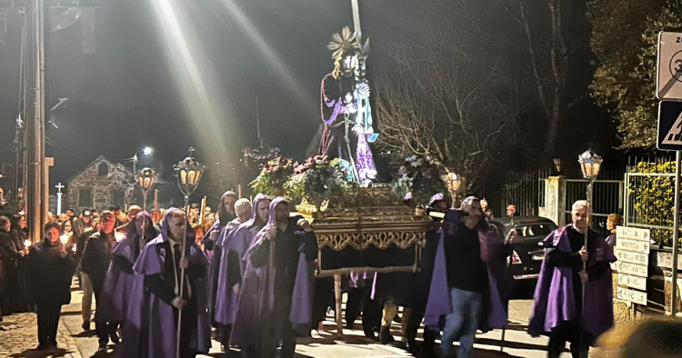 Braga: Fiéis de Cabreiros relembram sofrimento da Paixão de Cristo na Procissão do Silêncio
