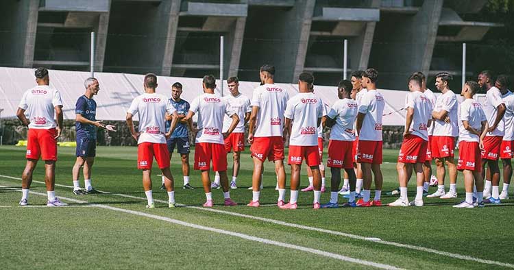 Carlos Vicens divulga convocados do SC Braga para o jogo frente ao Ferencváros