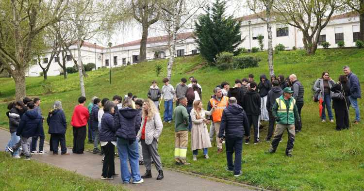 Oxigenar Braga sensibiliza comunidade escolar com ação de plantação na EB 2/3 de Nogueira