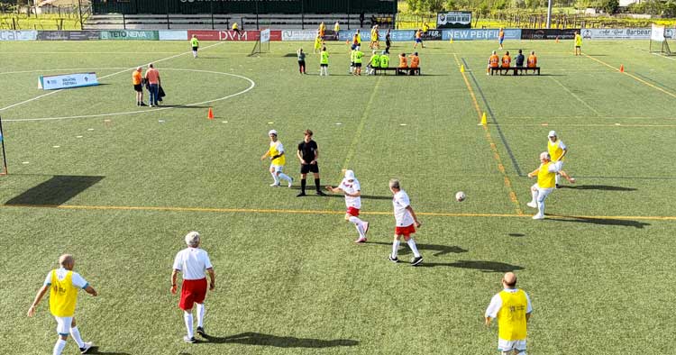 350 seniores de Braga juntaram-se para jogar Walking Football