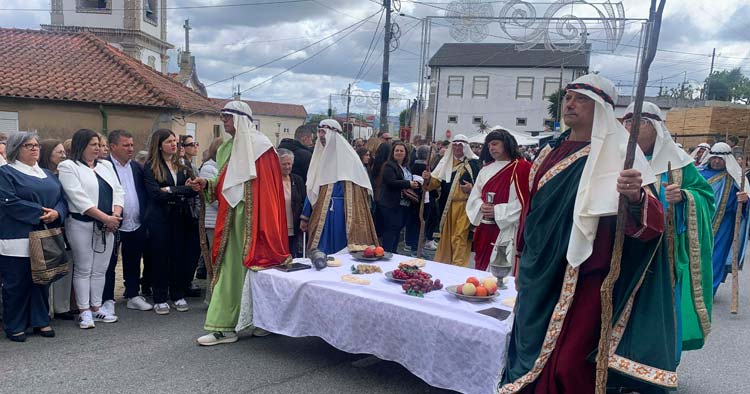 Braga: Fiéis honraram Nossa Sr.ª da Graça na Majestosa Procissão dos Rosários