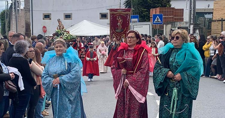 Braga: Fiéis honraram Nossa Sr.ª da Graça na Majestosa Procissão dos Rosários
