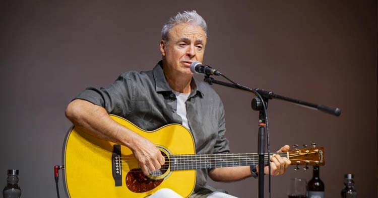 João Gil deu espetáculo em Barcelos para celebrar o Dia Mundial do Livro