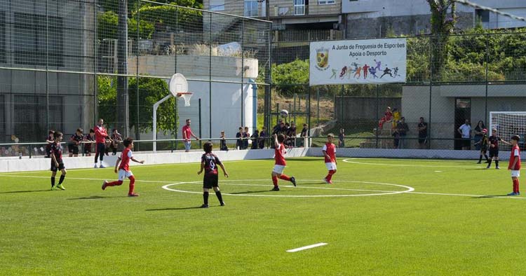 Braga: Novo relvado sintético reforça condições do Polidesportivo de Esporões