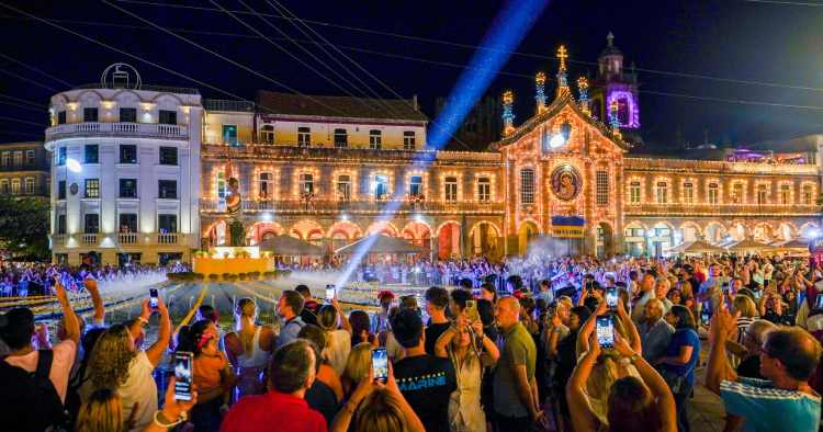 Milhares de luzes iluminam Braga para dar início às Festas de São João