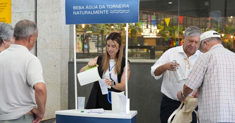 Bracarenses preferem água da torneira em prova cega promovida pela AGERE