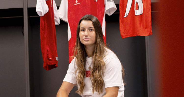 Beatriz Barbosa regressa ao SC Braga para reforçar a defesa