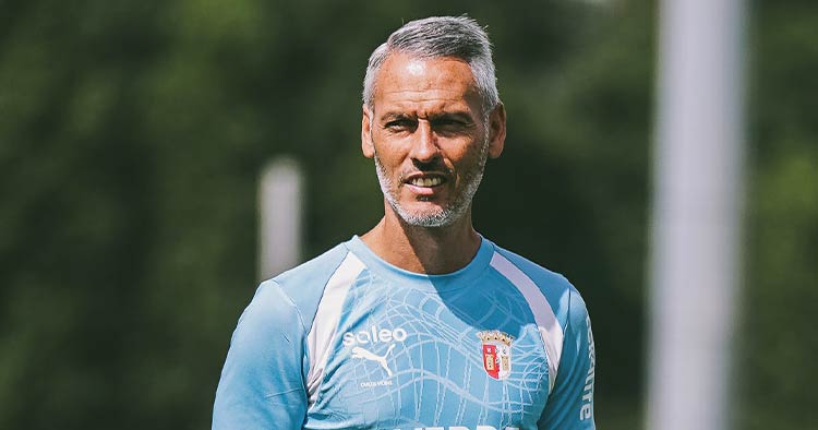 Carlos Vicens convoca 23 jogadores para a estreia europeia do SC Braga