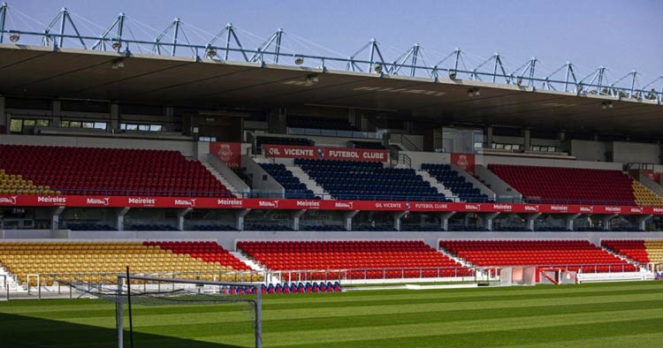 Homem detido por violar interdição de acesso a recinto desportivo no jogo entre Gil Vicente e FC Porto
