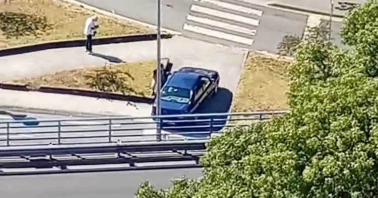 Viatura entra em passadeira na rotunda do Braga Parque