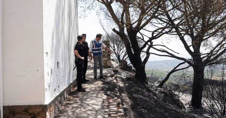 Imagem da Virgem e ermida permanecem intactas após violento incêndio em Espanha